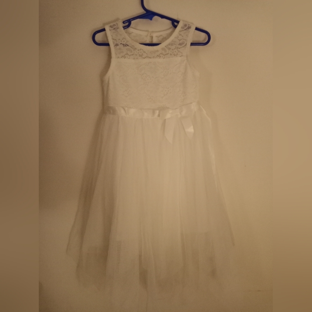 Girls dress size 4